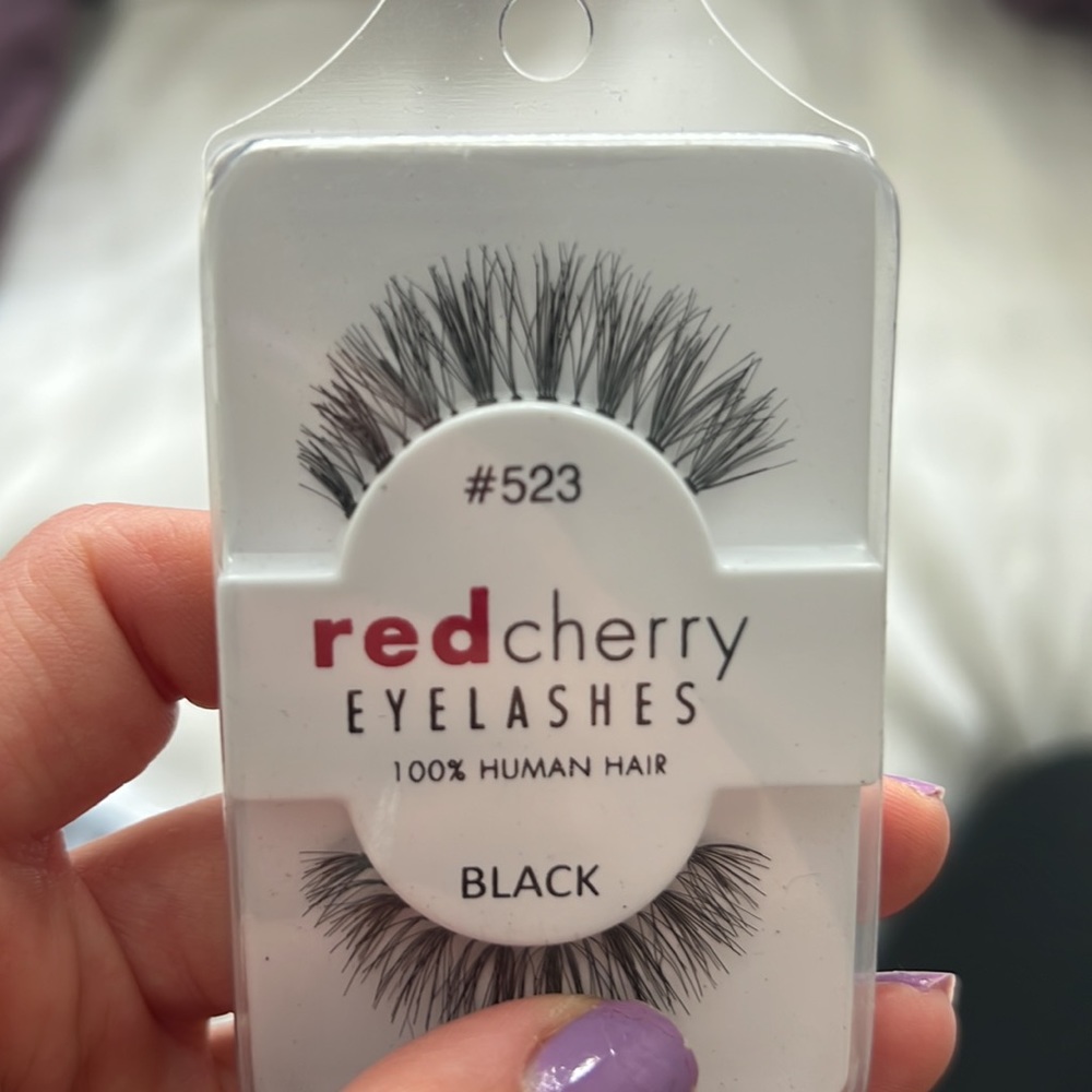 Lashes - Picture 3 of 3